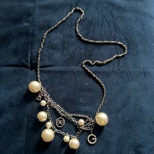 Tassel necklace with pearls